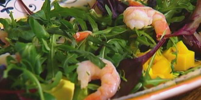 Рецепт салата с креветками, манго и авокадо