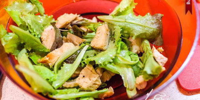 Рецепт салата с курицей и глазированными грецкими орехами