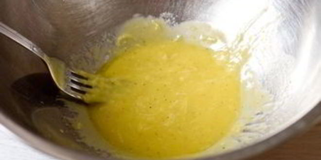 Рецепт салата с курицей, вялеными томатами и жареным сыром