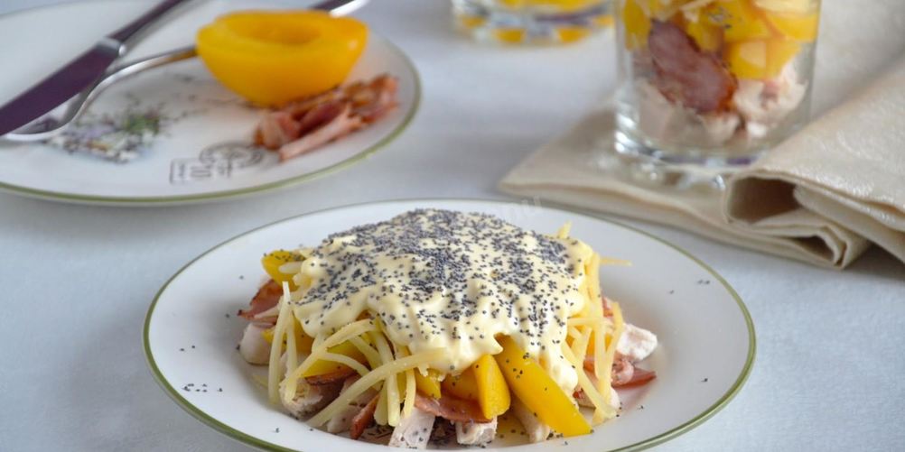 Как приготовить салат с персиками