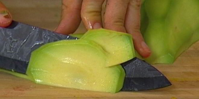 Рецепт салата с семгой в сухом маринаде из цедры и укропа