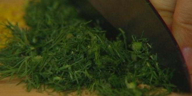 Рецепт салата с семгой в сухом маринаде из цедры и укропа