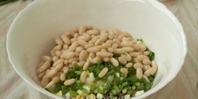 Рецепт салата с языком, фасолью и яйцом