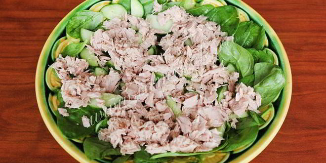 Рецепт салата со шпинатом и тунцом
