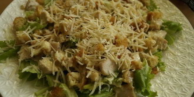 Рецепт классического салата цезарь с одноименным соусом