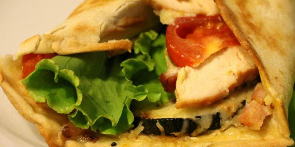 Как приготовить пиццу на лаваше по мотивам салата цезарь