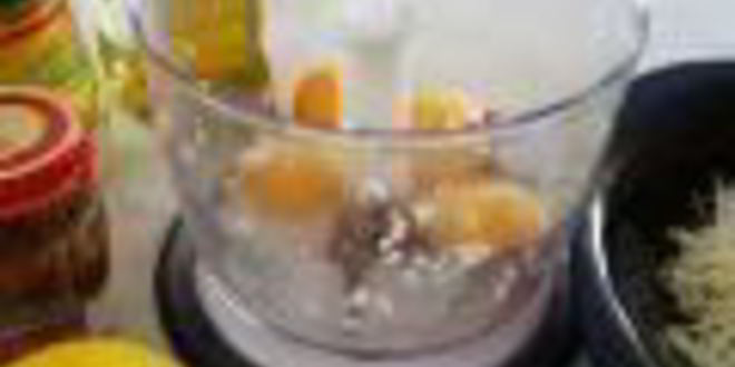 Рецепт салата цезарь с чесночными гренками и салатом ромэн