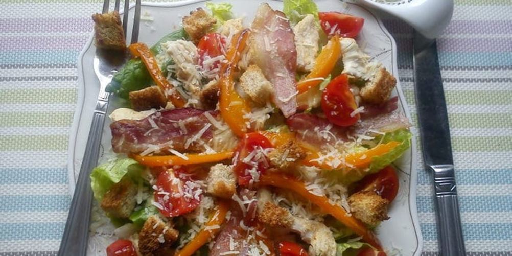 Как приготовить салат цезарь с индейкой