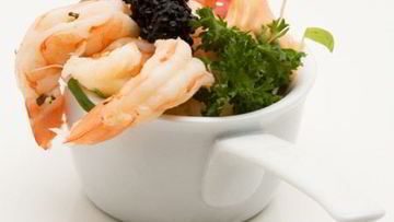 Рецепт Салата цезарь с креветками и икрой