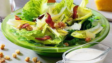 Рецепт Салата Цезарь с оригинальной заправкой