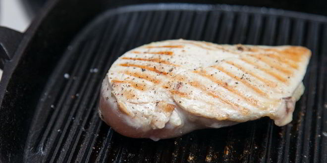 Рецепт шашлыка из куриной грудки под соусом цезарь