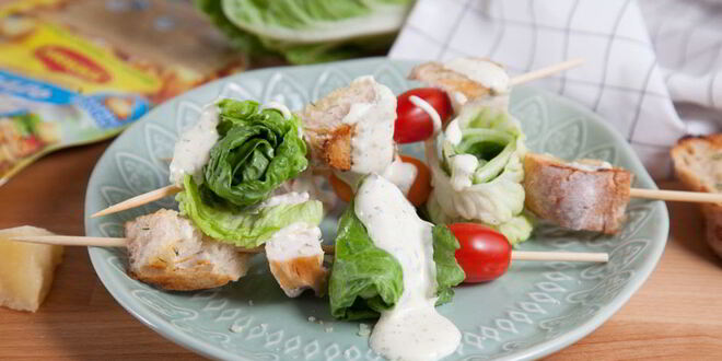 Рецепт шашлыка из куриной грудки под соусом цезарь