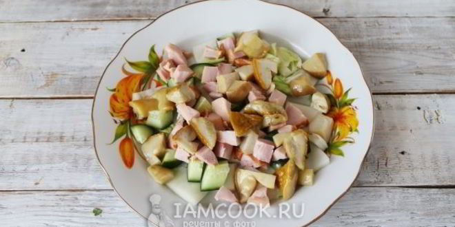 Рецепт цезаря с копченой курицей и маринованными грибами