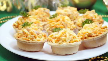 Рецепт Салата в тарталетках Новогодний сувенир