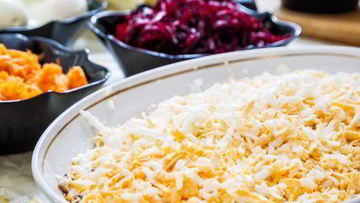 Рецепт Слоеного салата из свеклы и яиц