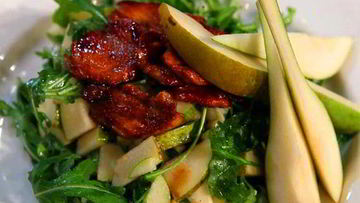 Рецепт Теплого салата с куриным филе и грушей