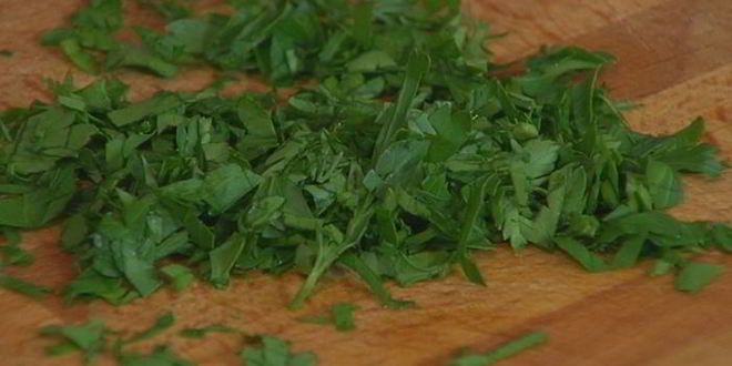 Рецепт теплого салата с курицей и грибами