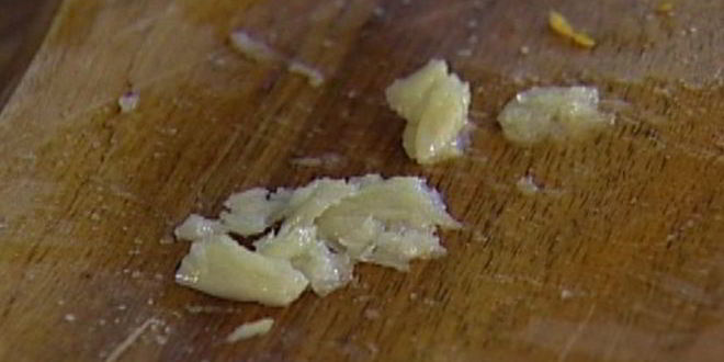 Рецепт теплого салата с курицей и грибами