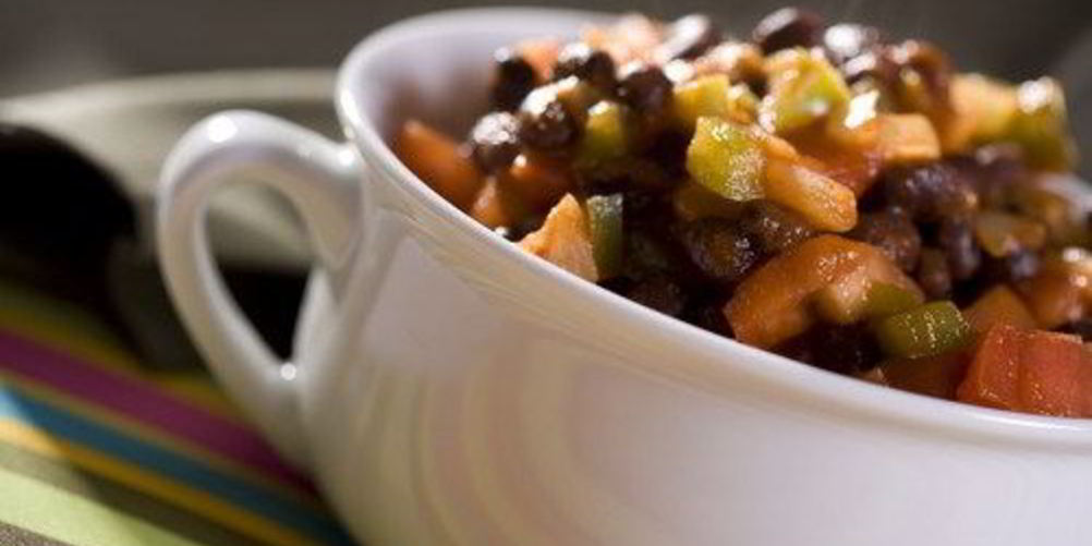 Как приготовить разноцветный салат с черной фасолью и лаймовым винегретом