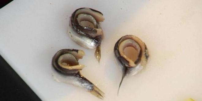 Рецепт винегрета с килькой и медово-горчичным соусом