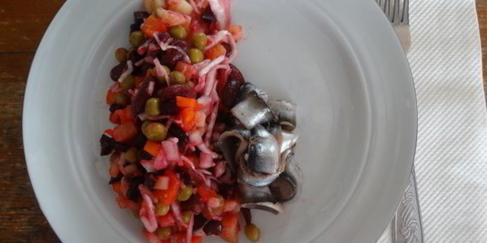 Как приготовить винегрет с килькой