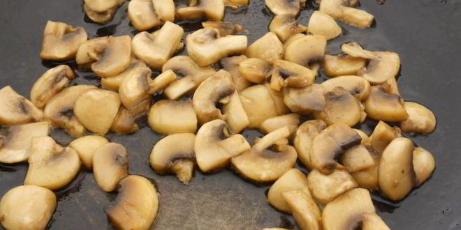 Рецепт винегрета с жареными шампиньонами и квашеной капустой