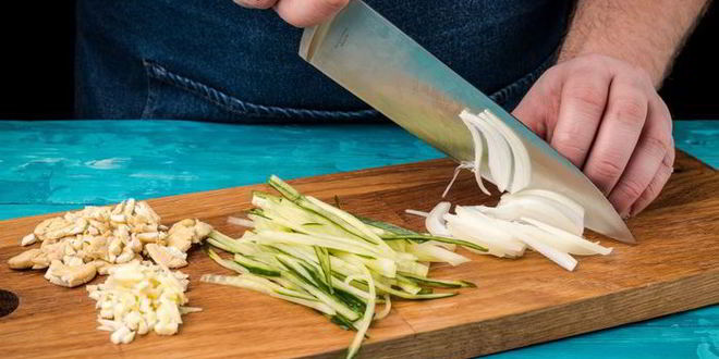 Рецепт зеленого салата с мидиями