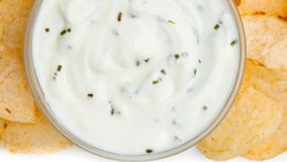 Рецепт Белого соуса с травами и чипсы