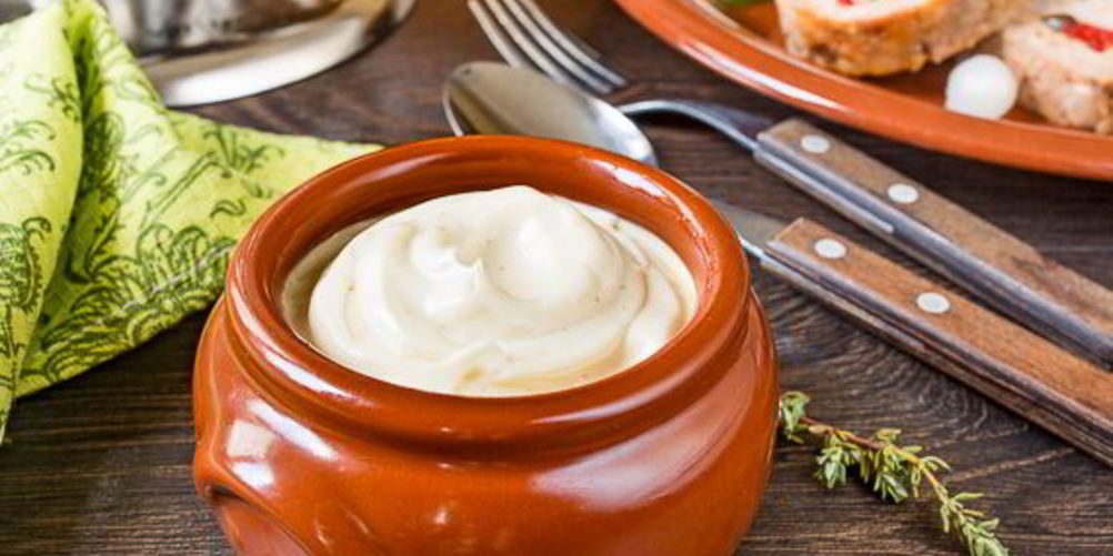 Как приготовить домашний майонез на целом яйце