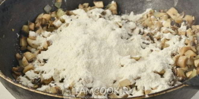 Рецепт грибного соуса со сметаной
