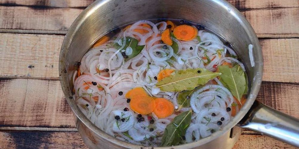 Как приготовить горячий маринад для рыбы