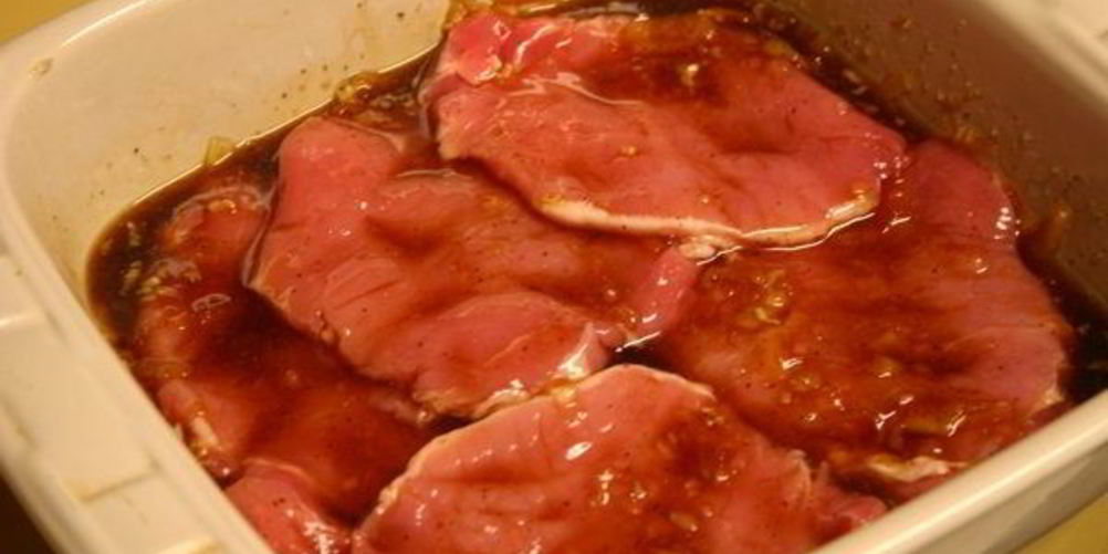 Как приготовить маринад для свиных отбивных