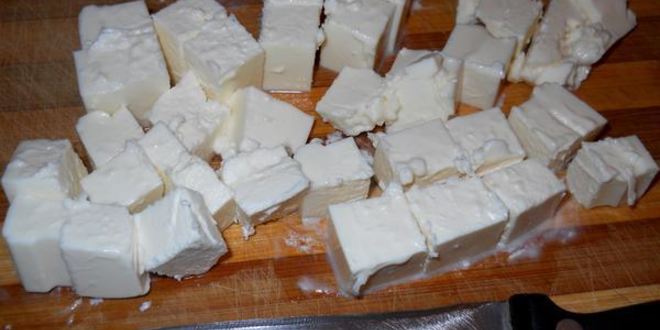 Рецепт соуса из феты с чесноком и зеленью