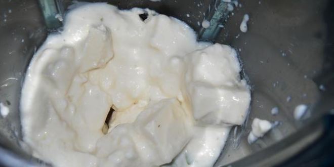 Рецепт соуса из феты с чесноком и зеленью