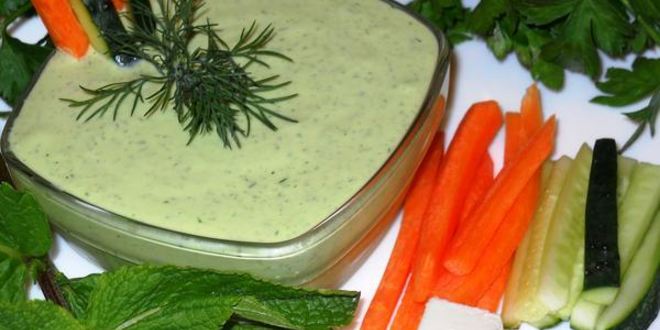 Рецепт соуса из феты с чесноком и зеленью