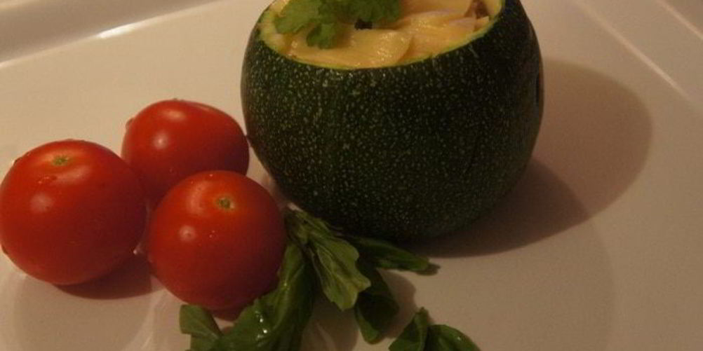 Как приготовить фаршированный круглый цукини с соусом песто