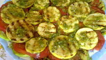 Рецепт Кабачков и помидоры — гриля с соусом песто
