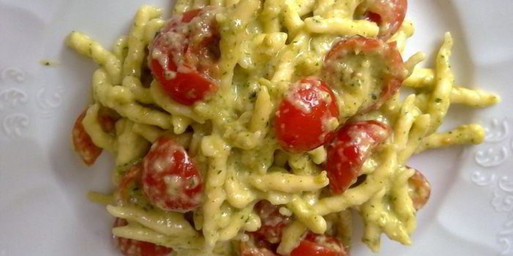 Как приготовить лигурийскую пасту с соусом песто и томатами черри