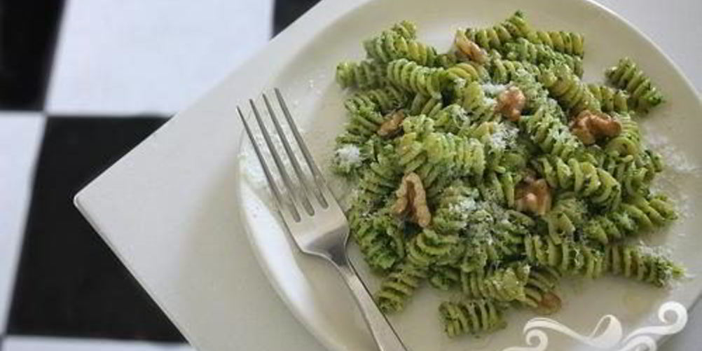 Как приготовить пасту с соусом песто из капусты кале и грецких орехов