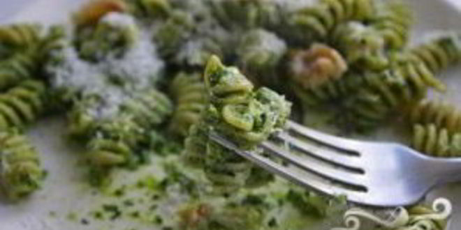 Рецепт пасты с соусом песто из капусты кале и грецких орехов