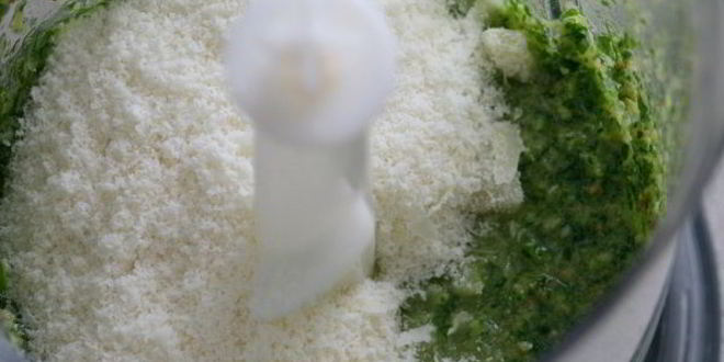 Рецепт соуса песто с черемшой