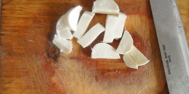 Рецепт спагетти с ветчиной, моцареллой под соусом песто