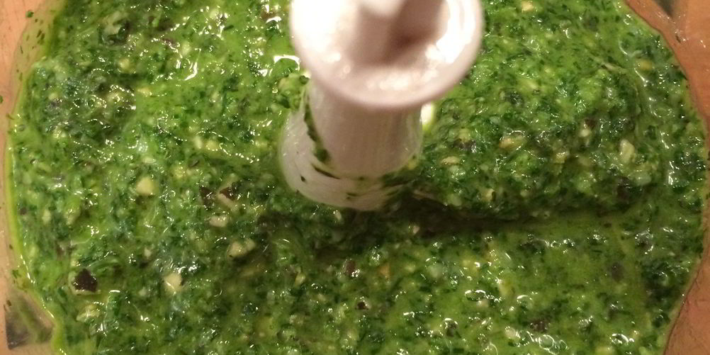 Как приготовить укропное песто с тыквенными семечками