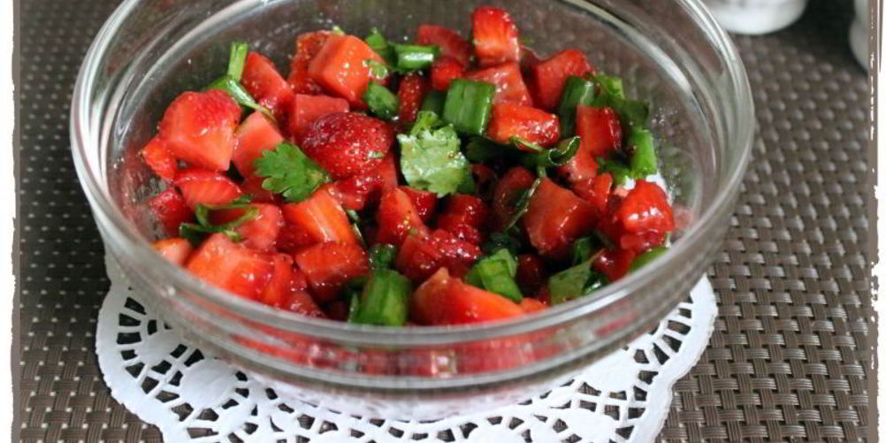 Как приготовить острую клубничную сальсу