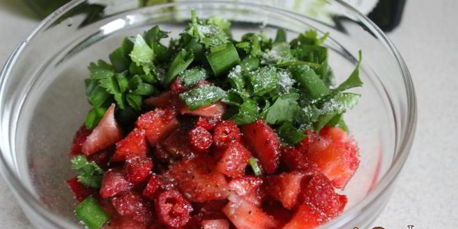 Рецепт острой клубничной сальсы