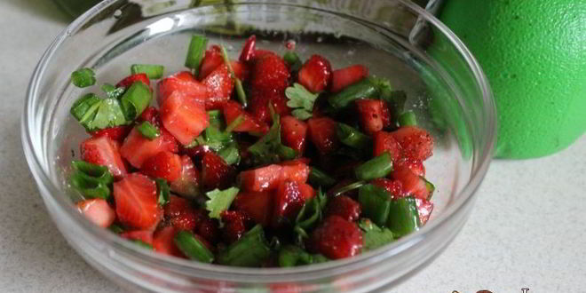 Рецепт острой клубничной сальсы