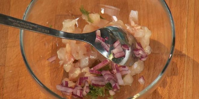 Рецепт строганины, тартар и солонина из омуля на льду