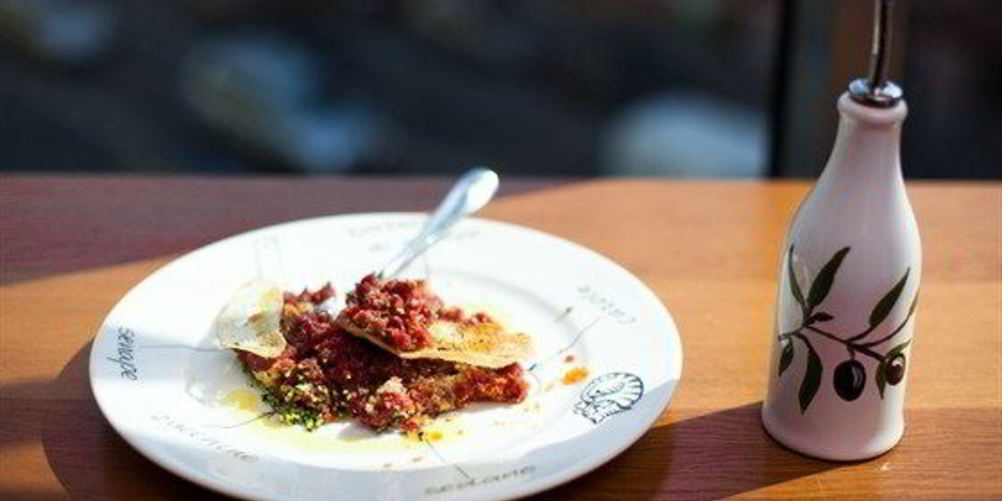 Как приготовить тартар из филе молодого бычка с овощами и дижонской горчицей