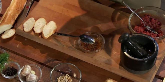 Рецепт тартара из говядины с шишковым вареньем