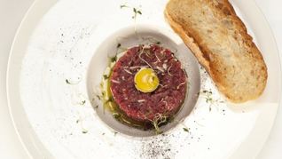 Рецепт Тартара из говядины с трюфельным маслом